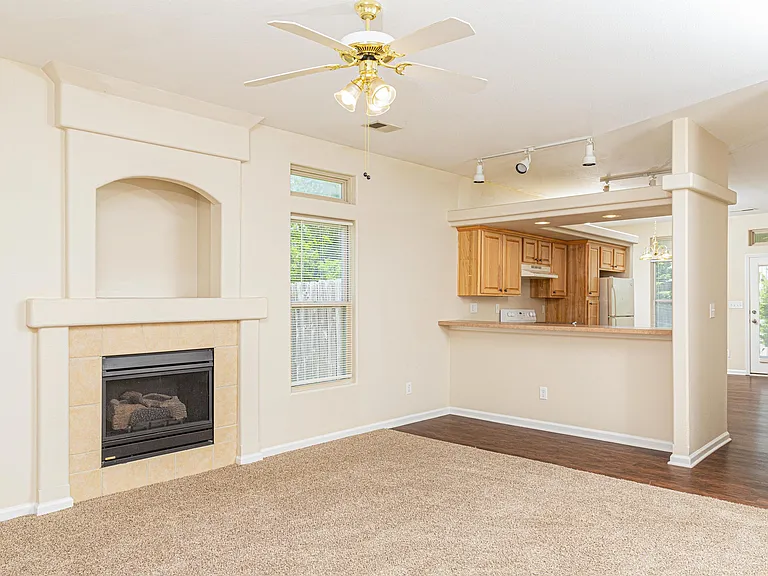 749 Whispering Brook Trce — Photo 2