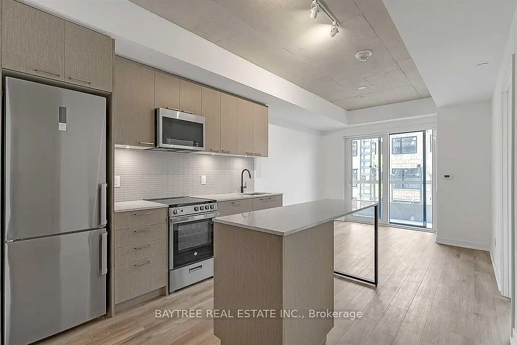 Building Photo - 1808 Saint Clair Ave W #201
