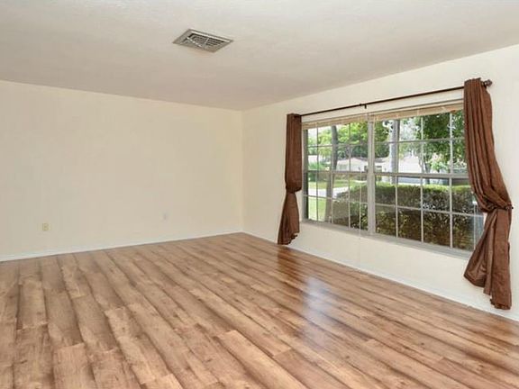 3rd image of 3661 Allenwood St