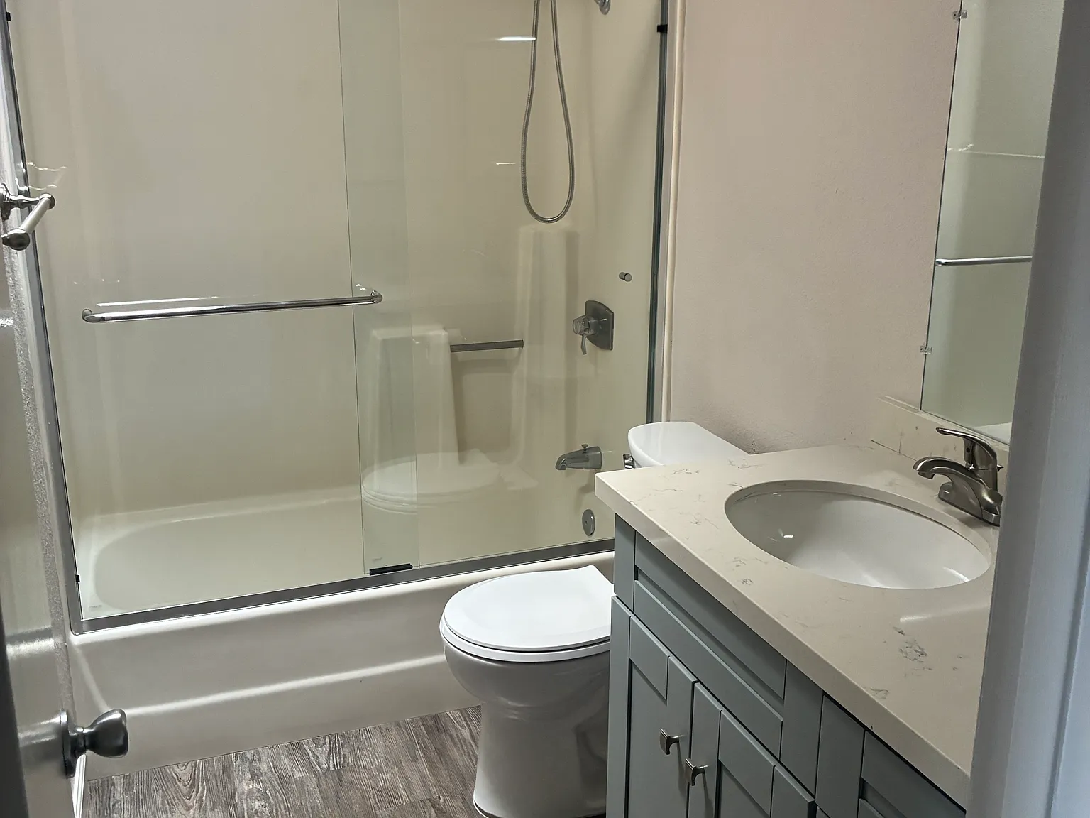 2 bed, 1100 sqft, $2,995 — Photo 4
