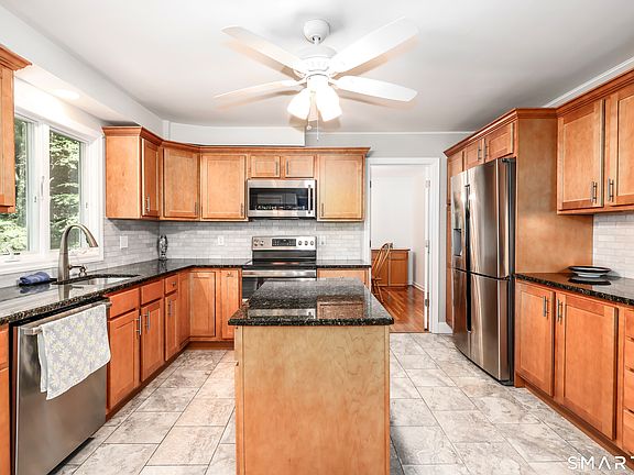 4th image of 3 Deerfield Road