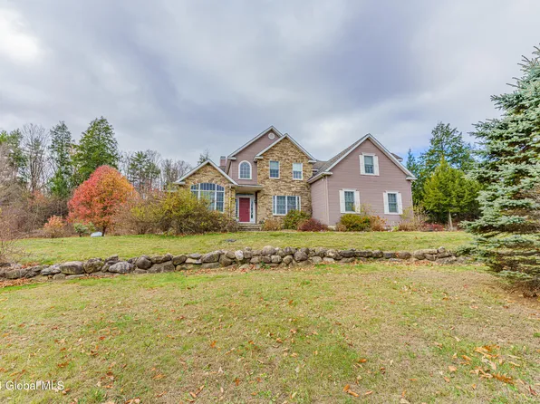 26 Sanford Lane, Queensbury, NY 12804