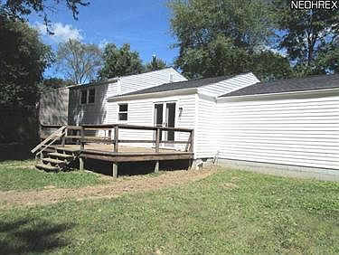 2nd image of 604 Laurelwood Dr SE