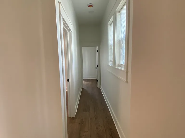 27 W Ferdinand St — Photo 9