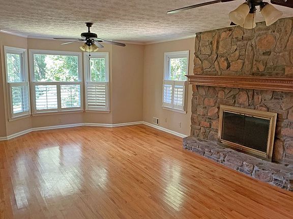Additional Living Room
