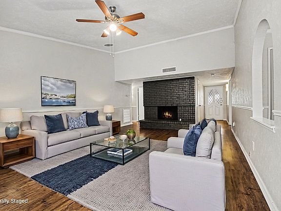 4th image of 1408 Vanderbilt Dr