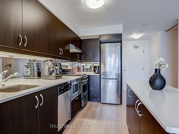4th image of 320 Richmond St E #712