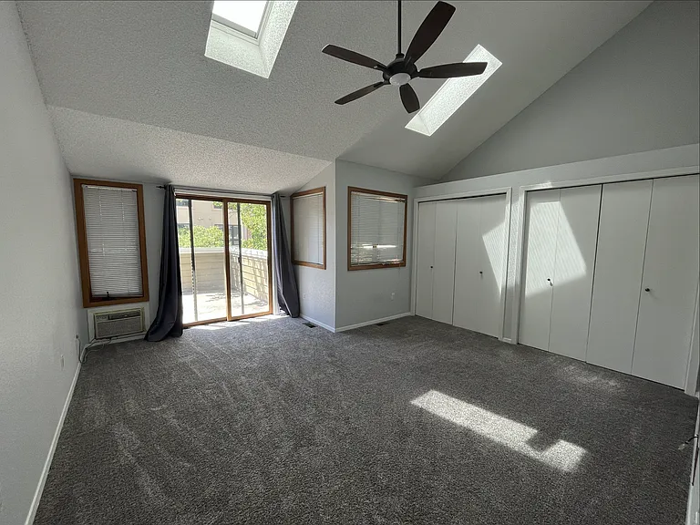 2823 Springdale Ln — Photo 8
