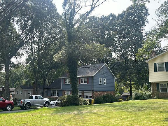 2nd image of 440 Lynwood Dr