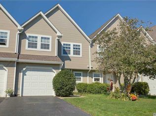 247 Erin Ln, East Setauket, NY 11733