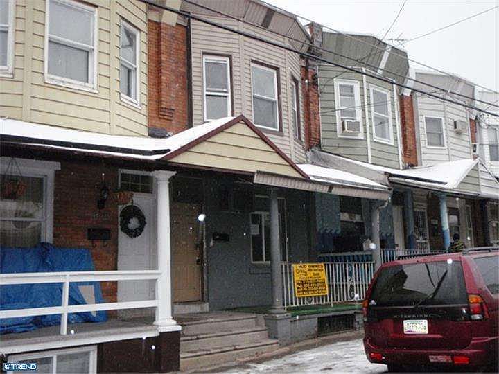 1st image of 826 E Westmoreland St