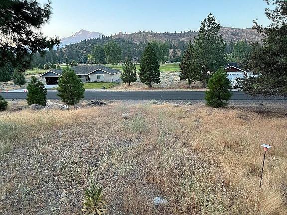 4th image of 4107 Rainbow Dr