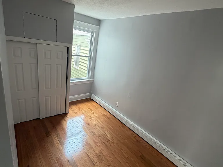 639 S Park St #4 — Photo 6