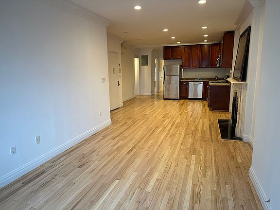 3rd image of 282 Atlantic Ave #3