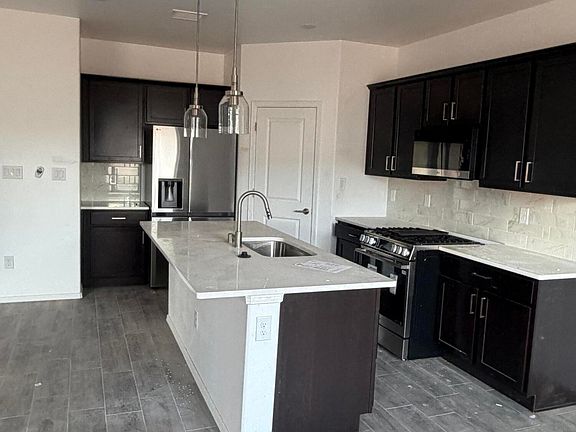 3rd image of 6544 Phoenix St
