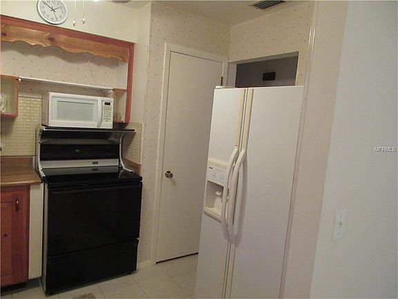 5th image of 7112 Woodfield Dr