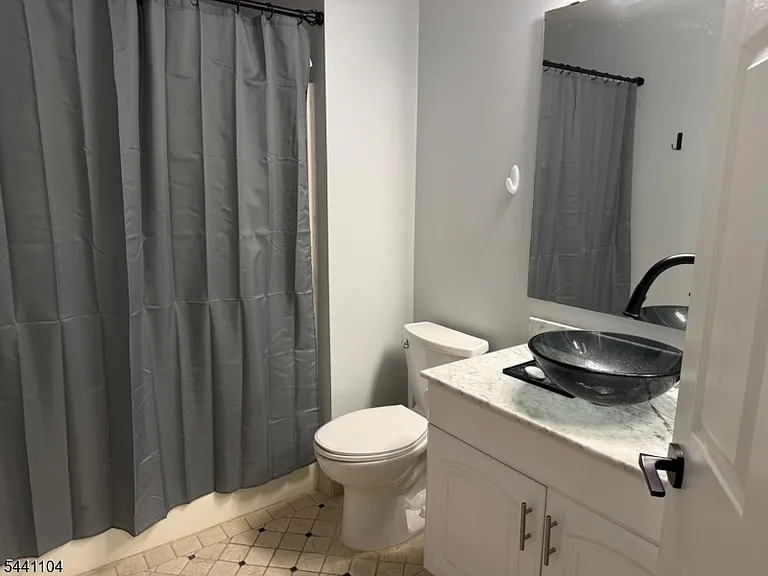 511 Chatfield Dr — Photo 9