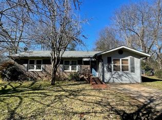 217 Ridgeway Dr, Daingerfield, TX 75638