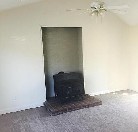 3rd image of 2703 King St NE