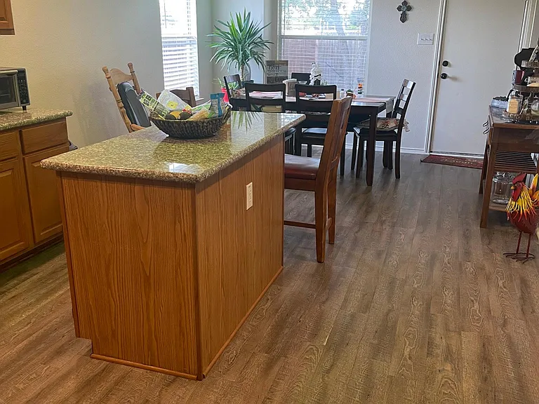 10531 Marengo Ln — Photo 2
