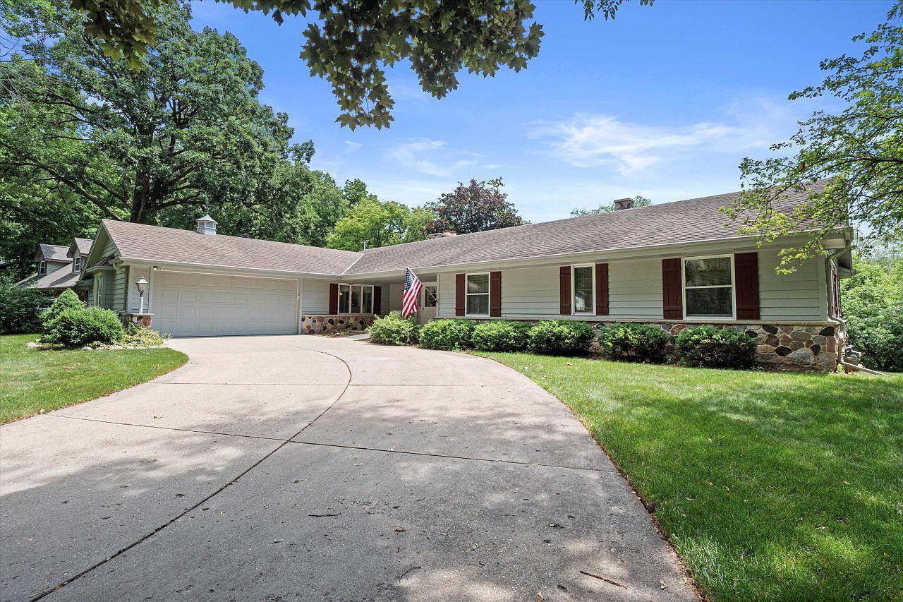 N92W5785 Dorchester Dr, Cedarburg, WI 53012 Zillow