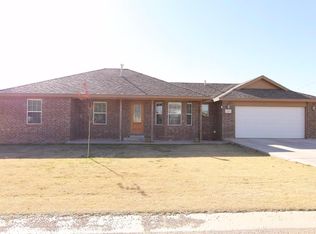 410 E 7th St, Idalou, TX 79329