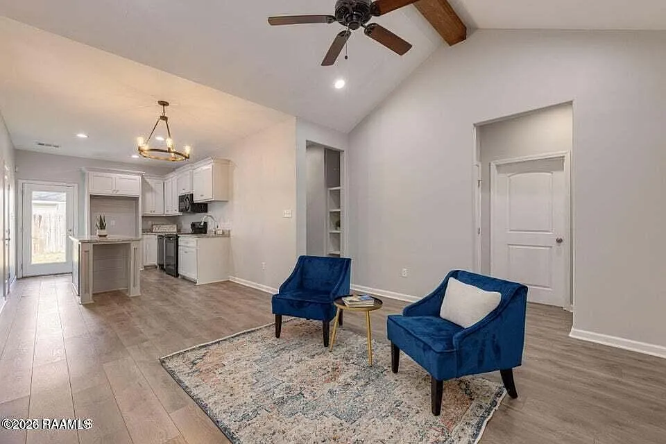 3 bed, 1200 sqft, $1,725 — Photo 3