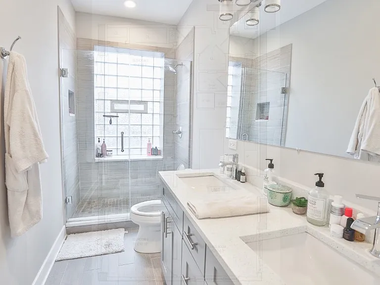 832 W Montrose Ave #1 — Photo 2