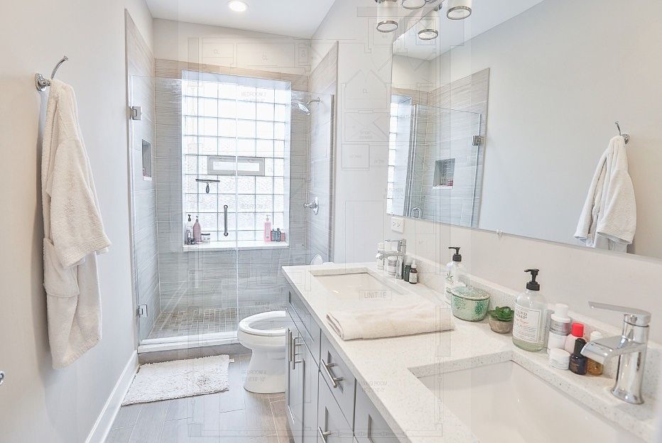 2nd image of 832 W Montrose Ave #1