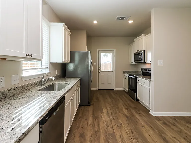 7630 Tipton Meadow Way — Photo 6
