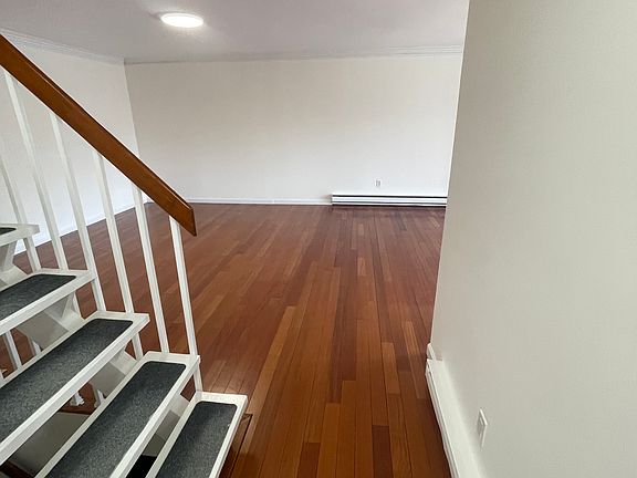 4th image of 180 Glenbrook Rd APT 55