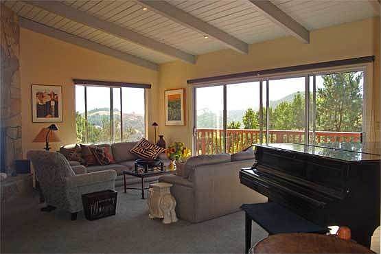 1st image of 156 Toyon Dr