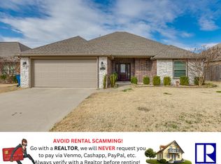 1102 SW Horizon St, Bentonville, AR 72712
