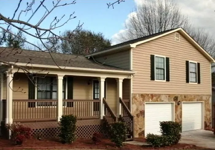 275 Kingsport Dr — Photo 1