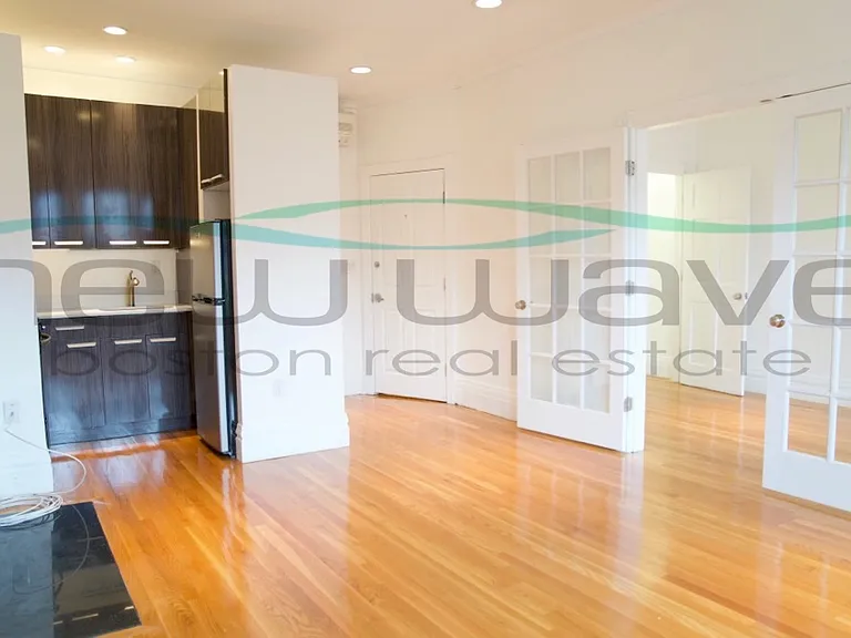 254 Newbury St #4 — Photo 2