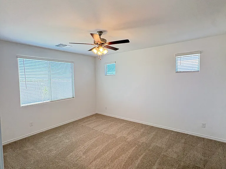 675 W Riparian Dr — Photo 26