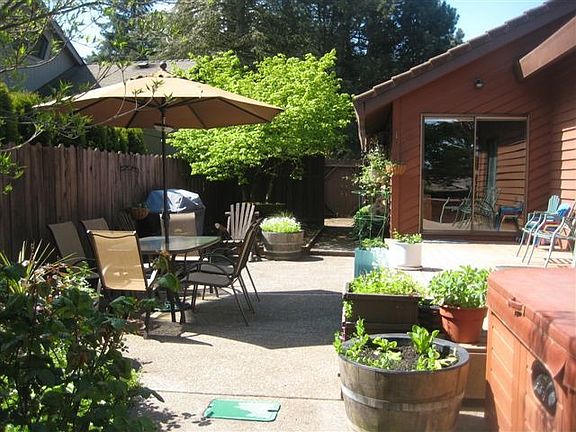 Backyard entertainment patio/deck