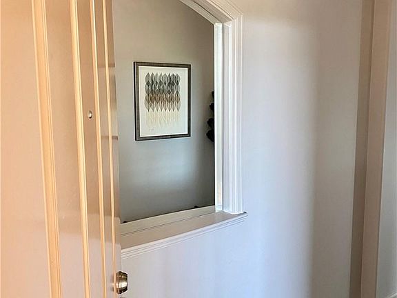 3rd image of 320 32nd St #410