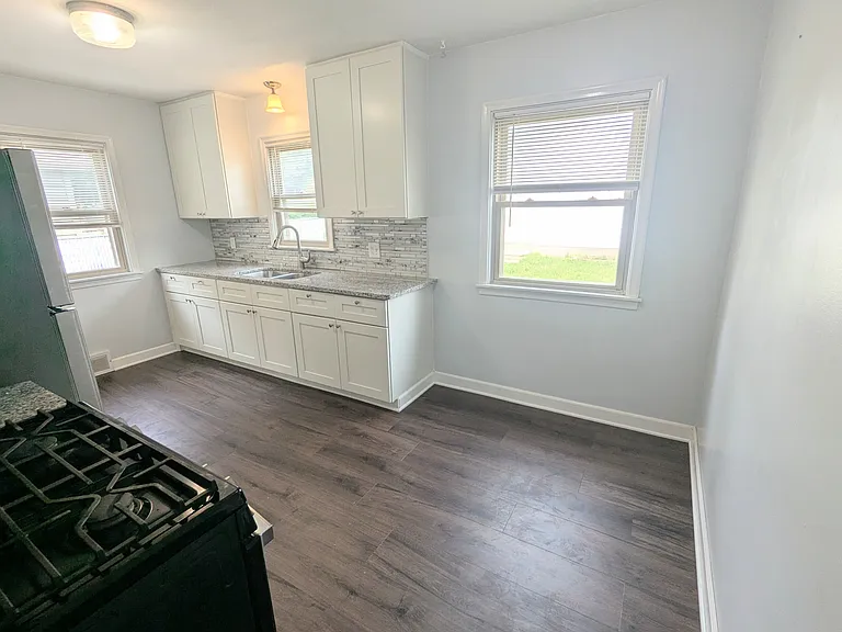 1911 Orange Ave E #1 — Photo 3