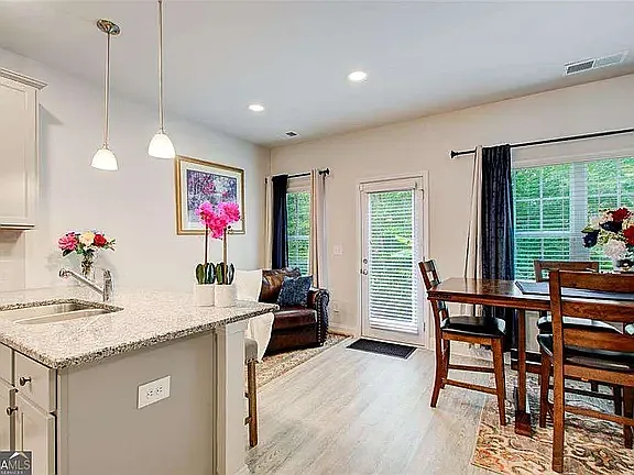 10161 Benton Woods Dr — Photo 18
