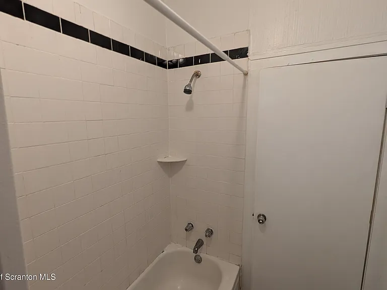 914 W Lackawanna Ave #6 — Photo 8