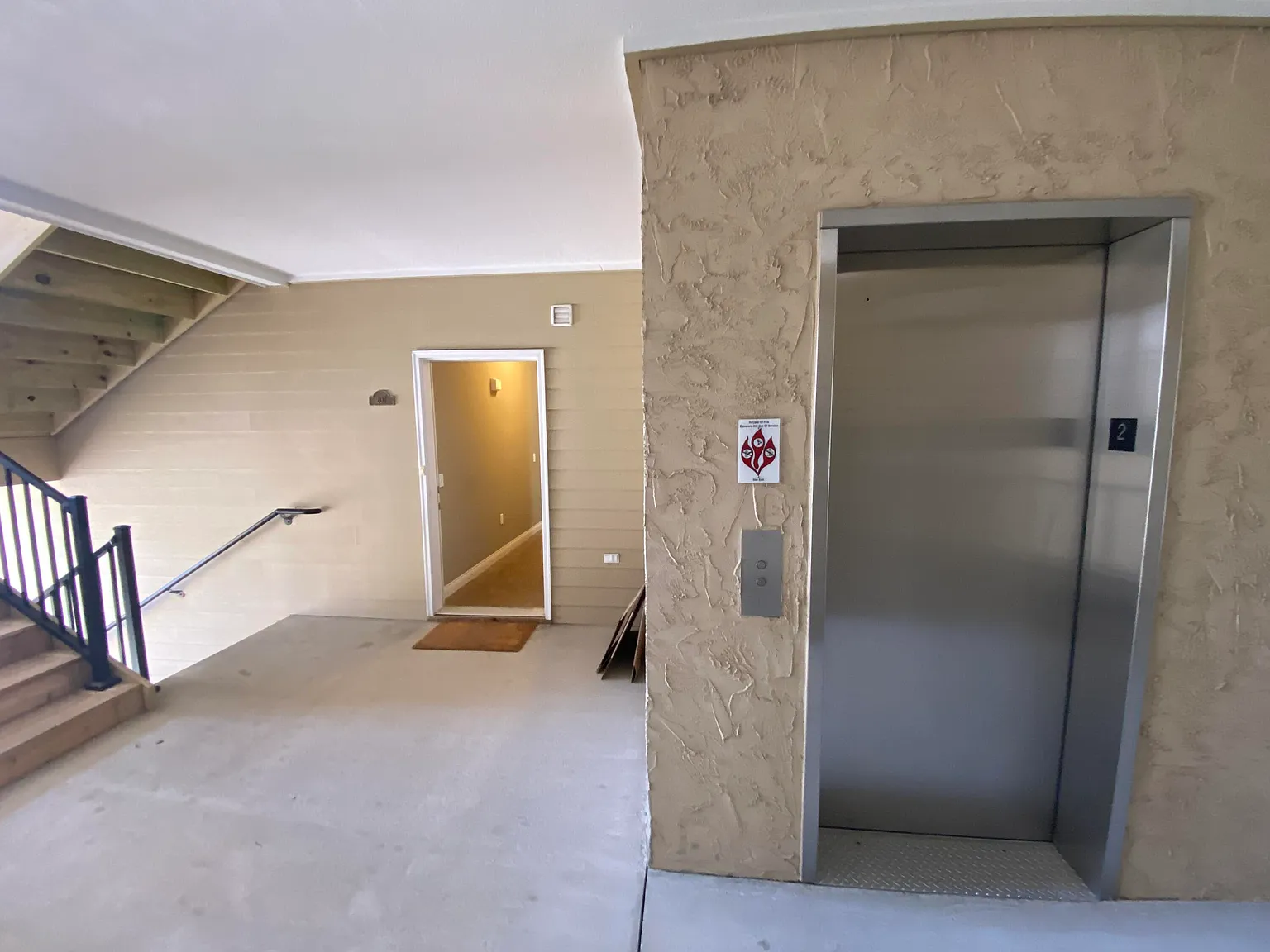 2 bed, 2.0 bath, 1009 sqft, $1,450 — Photo 2