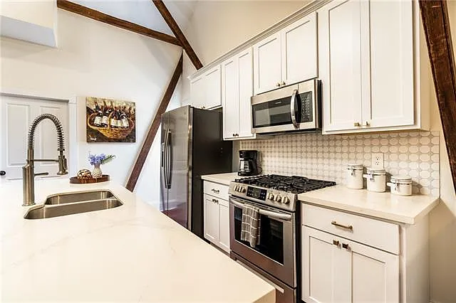 913 Governor Nicholls St #301 — Photo 2