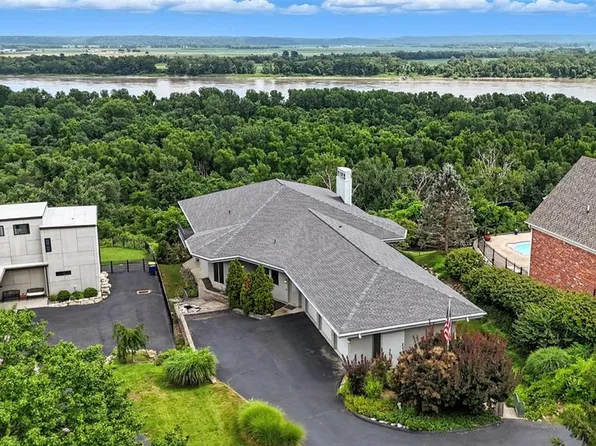 7216 Christopher Dr, Saint Louis, MO 63129