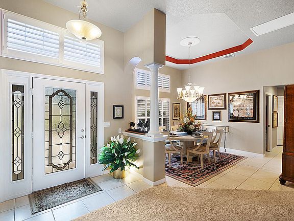 2nd image of 5523 Aurora Dr