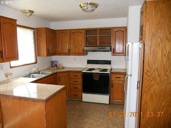 Newly renovated kitchen!