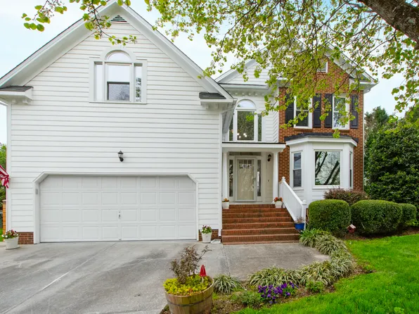 205 Halpen Dr, Cary, NC 27513