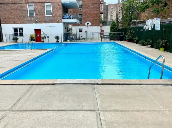 1625 Emmons Avenue image 12 of 15