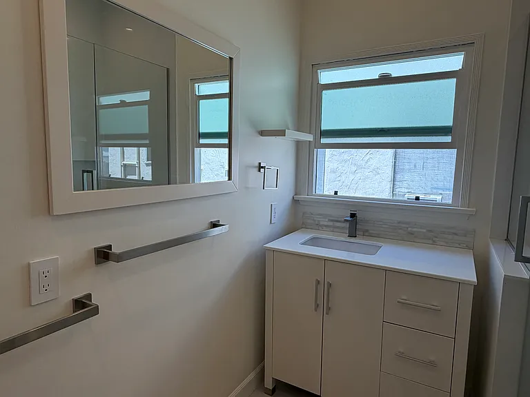 163 N La Peer Dr #C — Photo 23