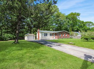 26 W Woodland Dr, Lebanon, CT 06249